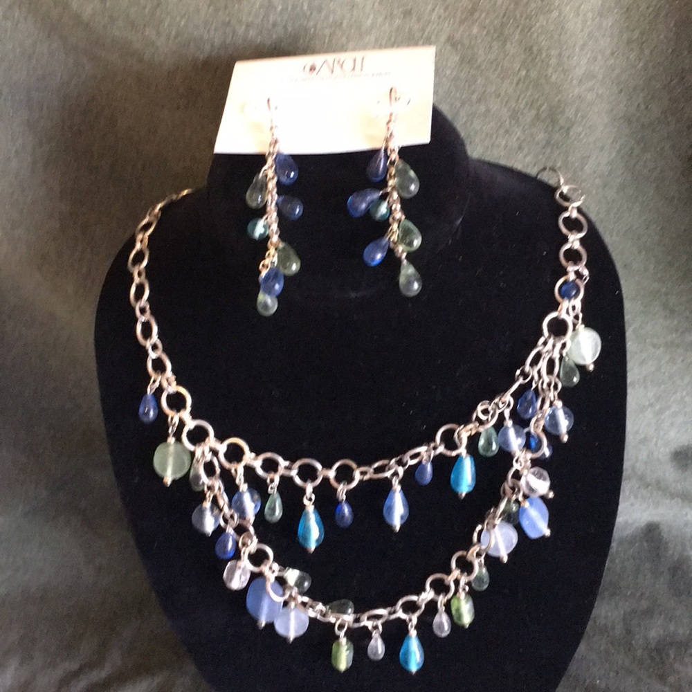 Blue beaded multi strand silver tone necklace S50